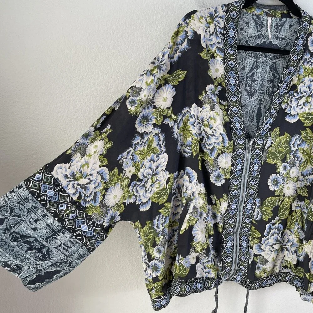 Free People Jacket Womens Medium Large Black Blue Floral Boho Kimono Pockets Zip